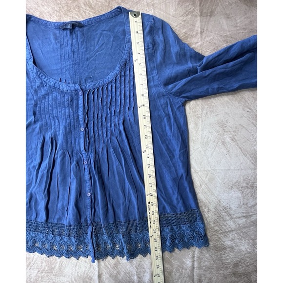 America Eagle Oufitter Blue Blouse With Crochet Sleeve And Blouse Hem Size L - Picture 5 of 6